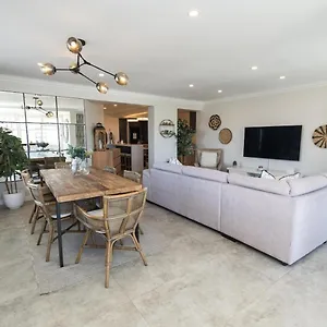 Tivoli Luxury Beach Apartment Port Elizabeth